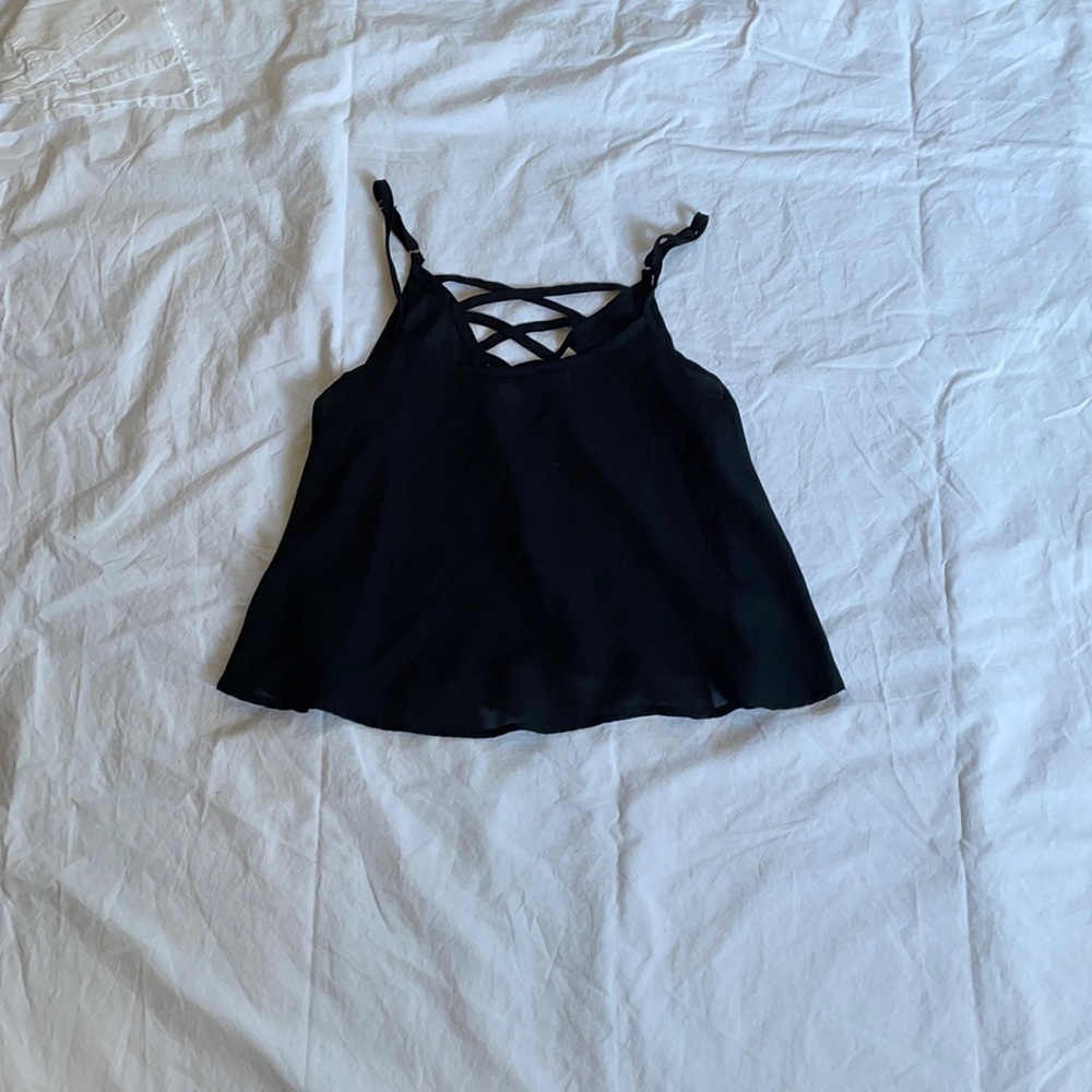 Black cropped tank
